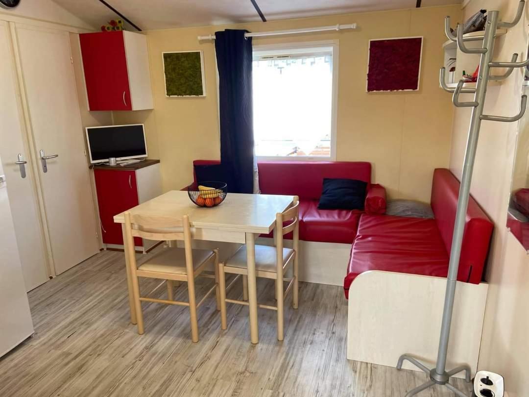 Camping Le Clos Du Thym อาร์เจเลส-ซัวร์-แมร์ ภายนอก รูปภาพ
